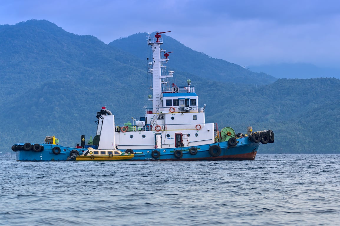 marine tow boat
