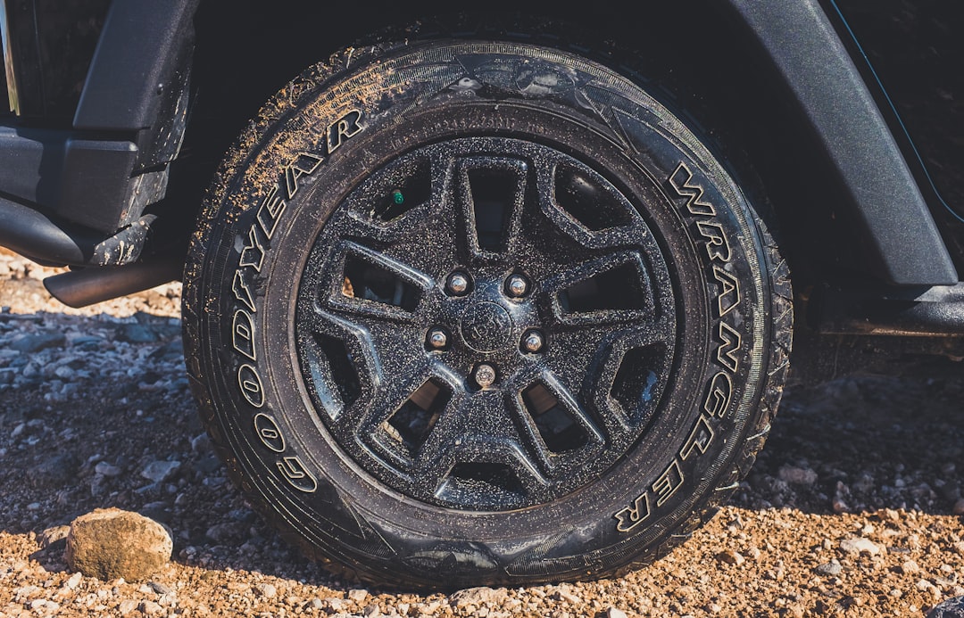 All-Terrain vs. All-Season Tires: The Real Difference for Daily Driving and Off-Road Use