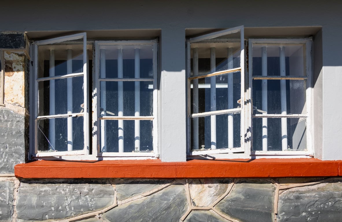 Emergency Window Repair: Secure Your Home Before Permanent Fixes
