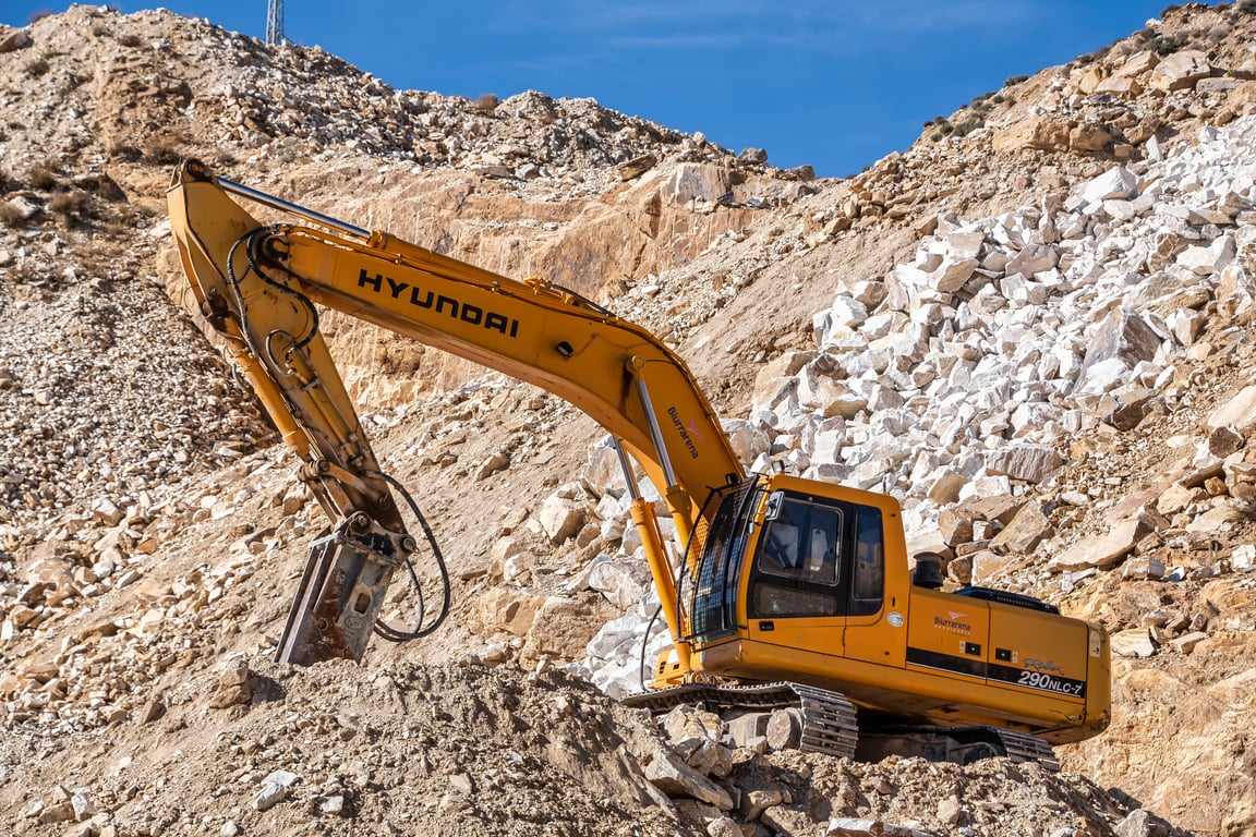 Caterpillar earth mover
