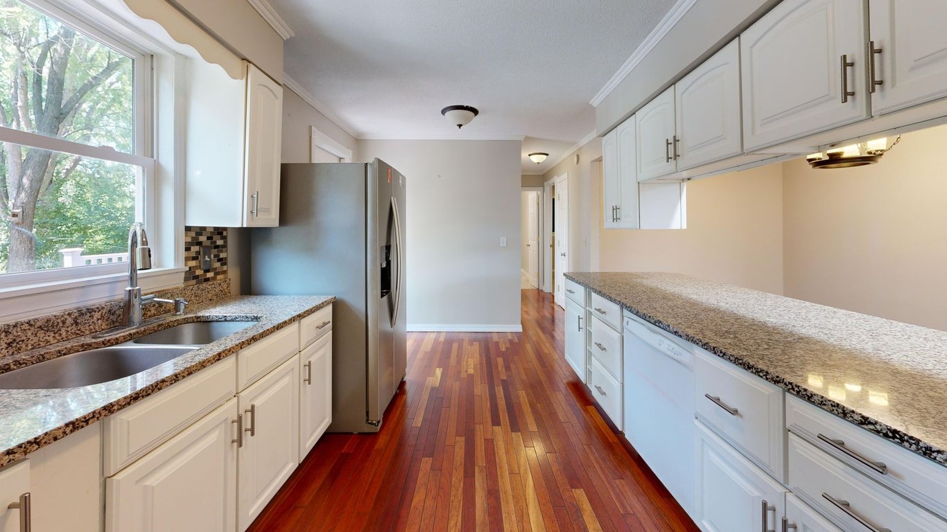 Kitchen Remodel Companies Near Me: How to Compare Bids, Credentials, and Fit