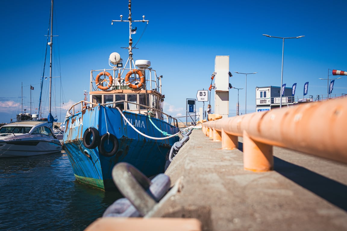boat towing marina