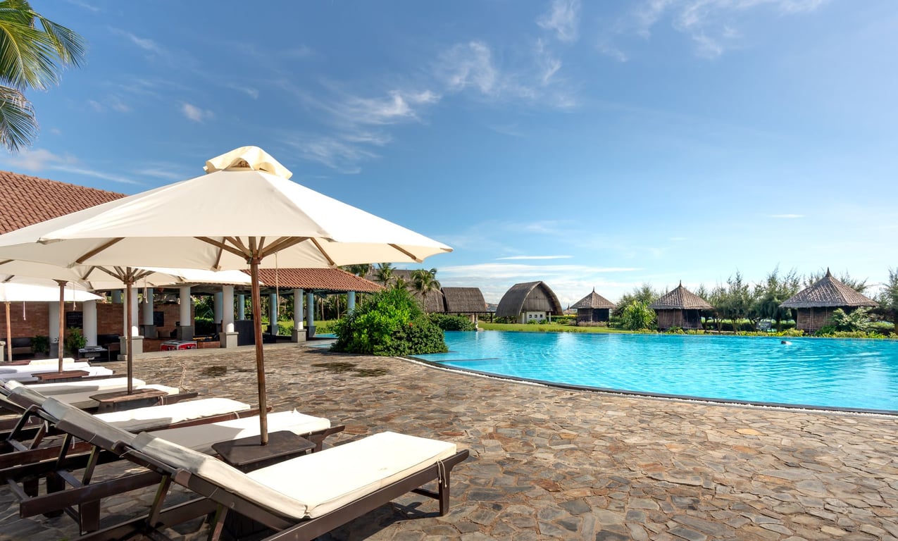 Pool Cleaner Near Me: How to Choose a Reliable Local Service
