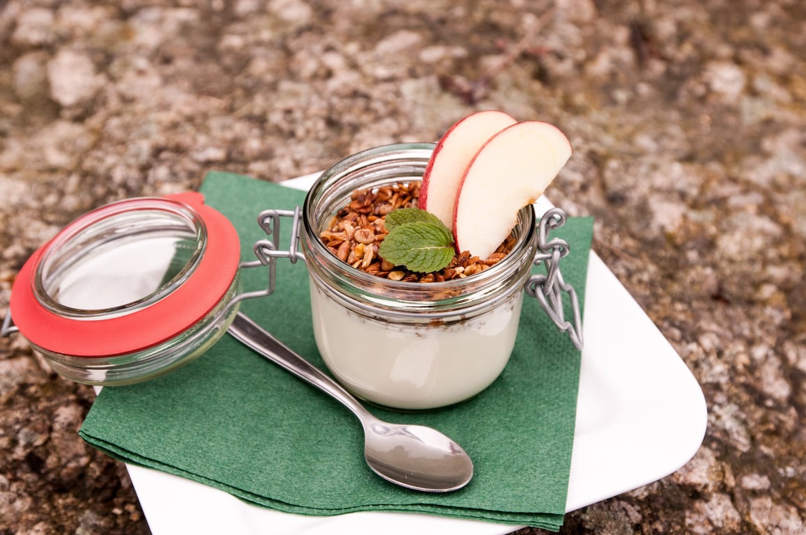 Greek yogurt with fruit and oats