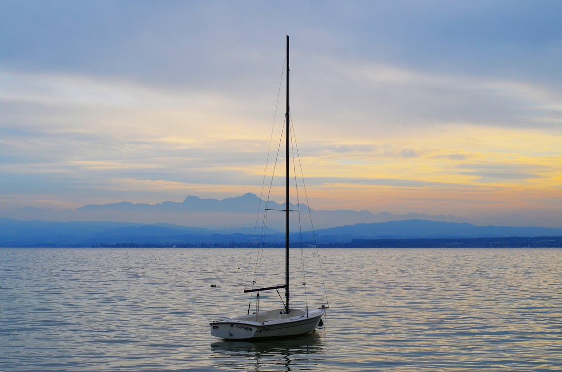 sailboat mast handling