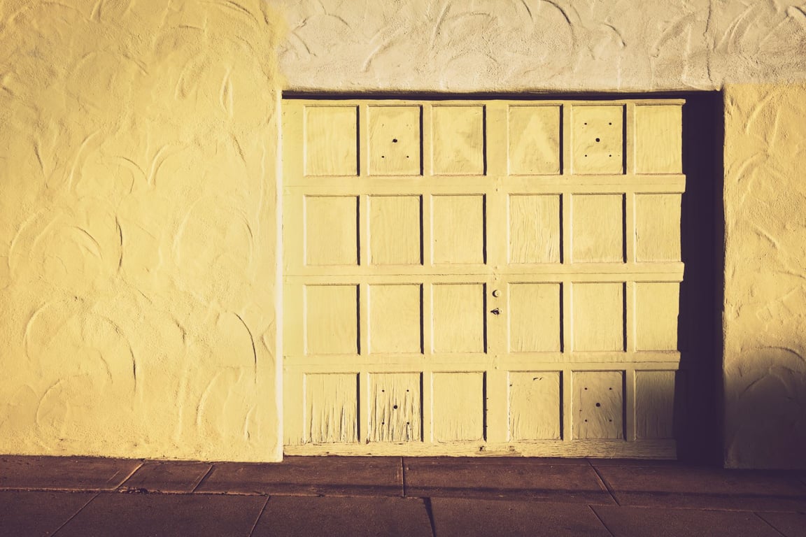 Garage Door Opener Installation Near Me: How to Choose a Qualified Local Installer