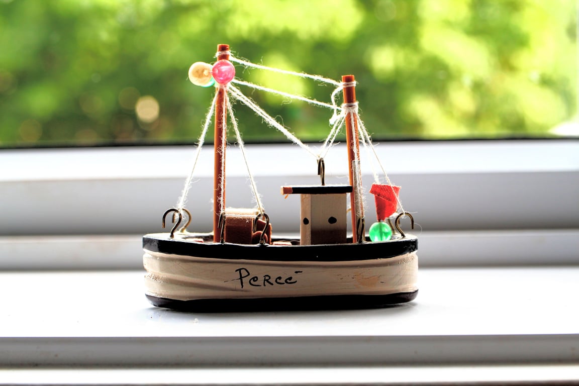 boat helm chartplotter display