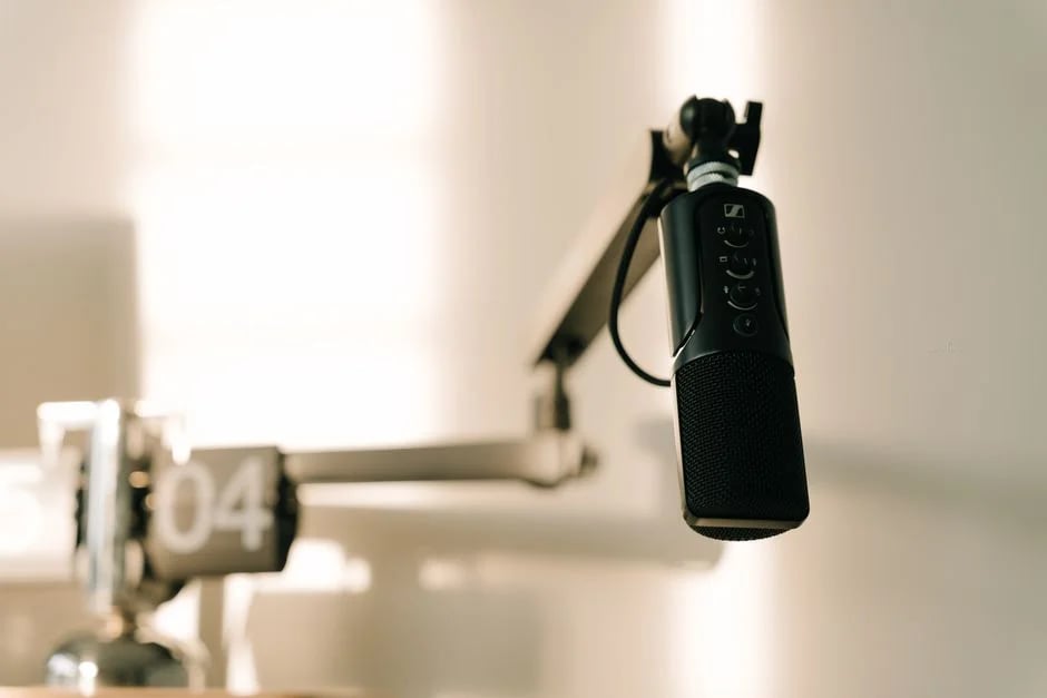 Image describing How to Pick the Best Mic + Boom Arm in 2026 (Fast)