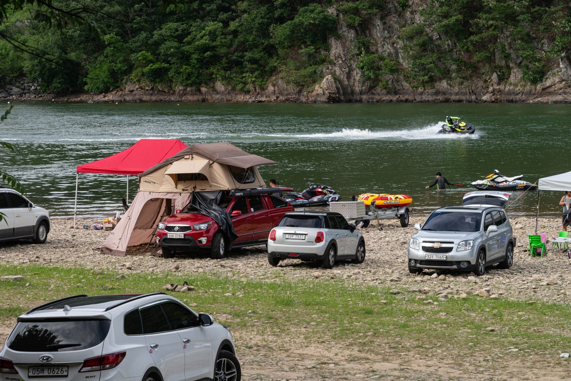 car camping tent setup