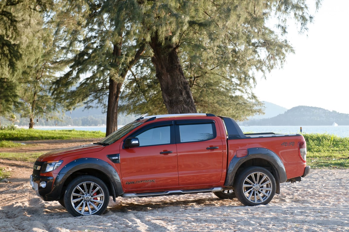 pickup truck towing travel trailer