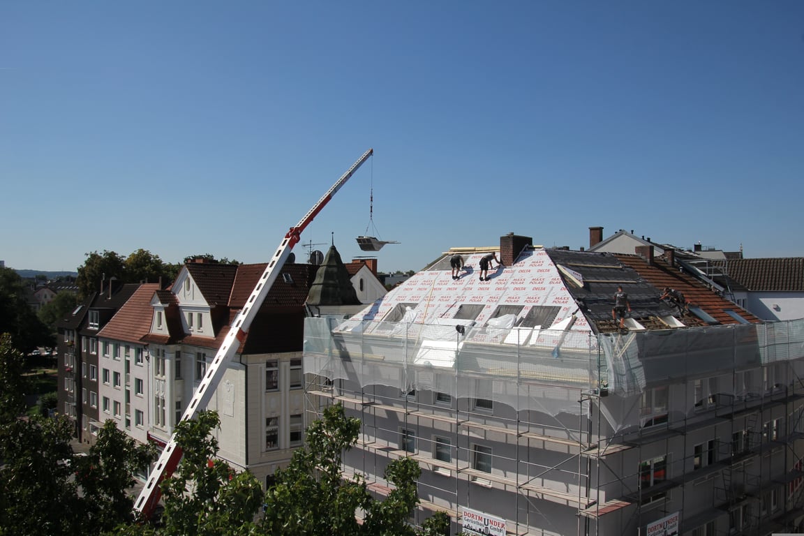 roof replacement workers