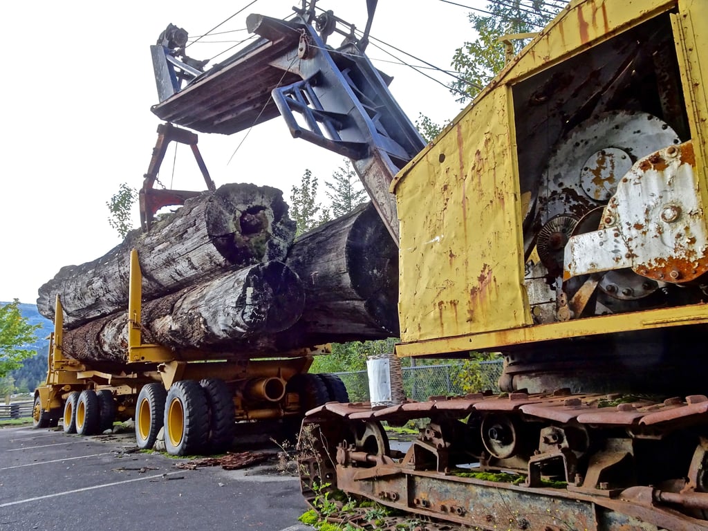 tow truck loading vehicle
