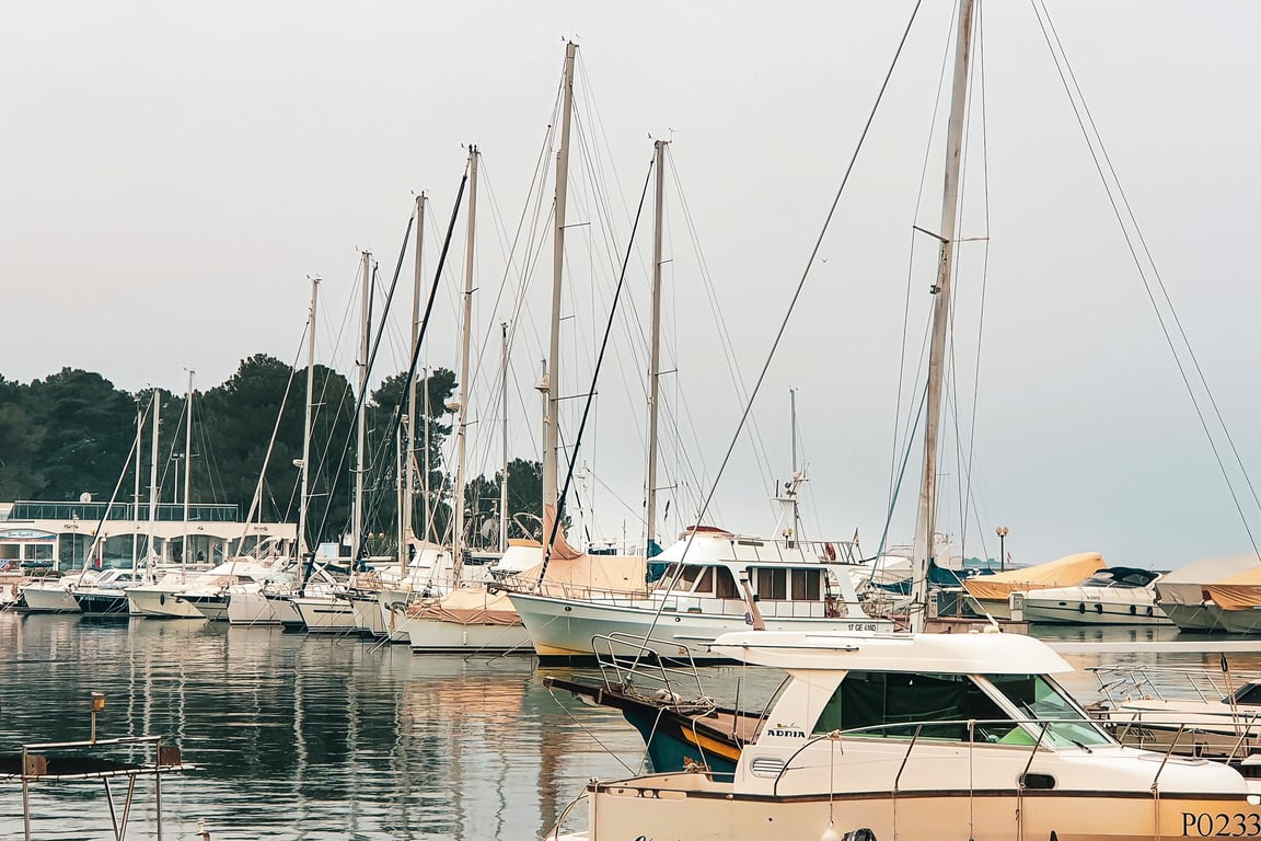 boat club marina