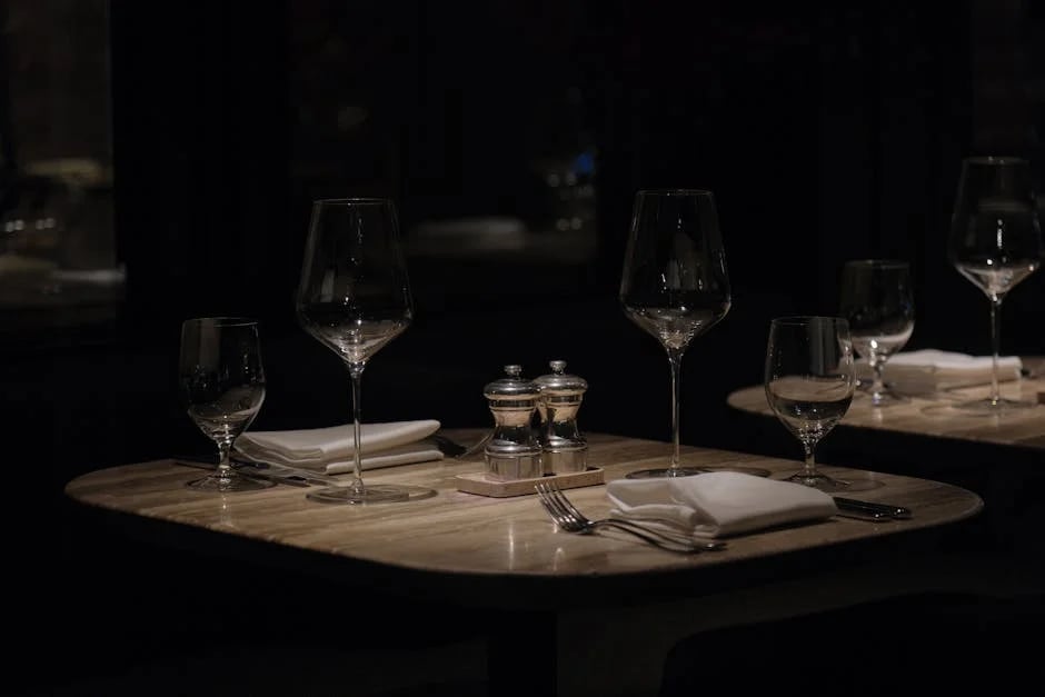 Image describing 2025s Ultimate Showdown Amex Platinum vs Chase Reserve