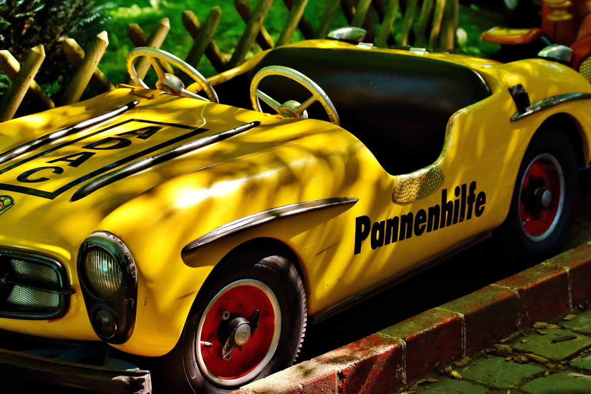 AAA roadside assistance tow truck