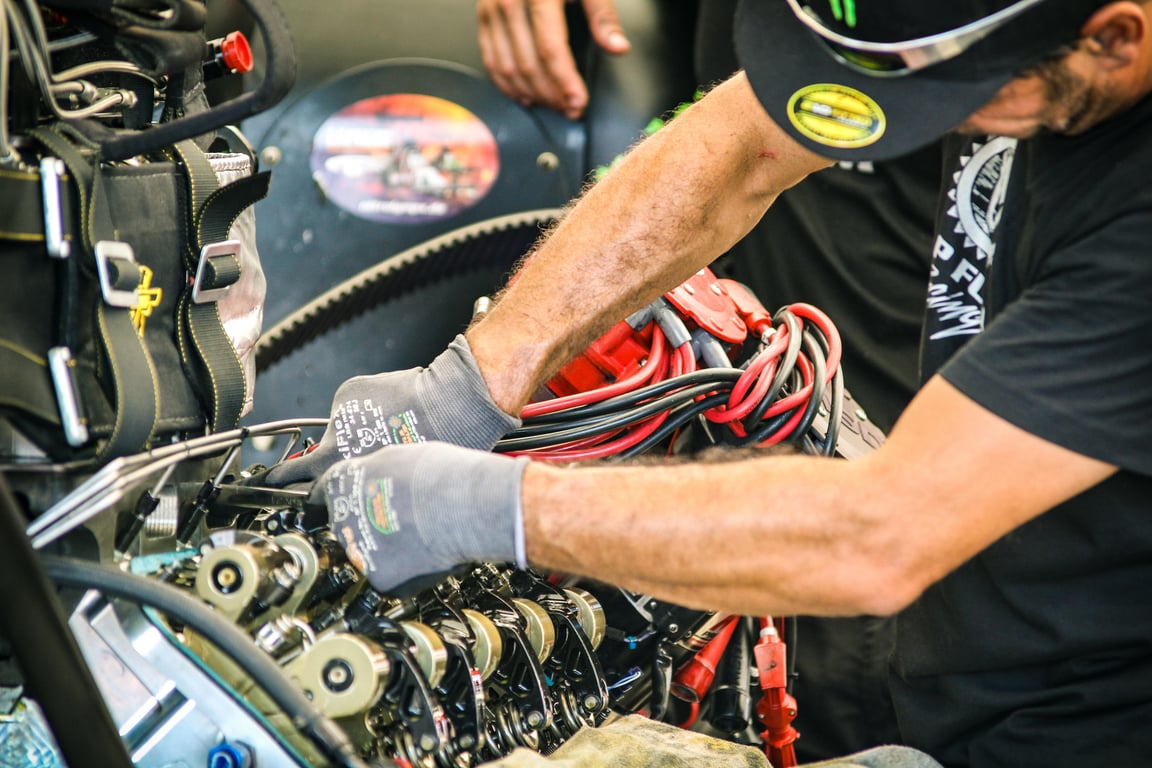 garage door repair technician