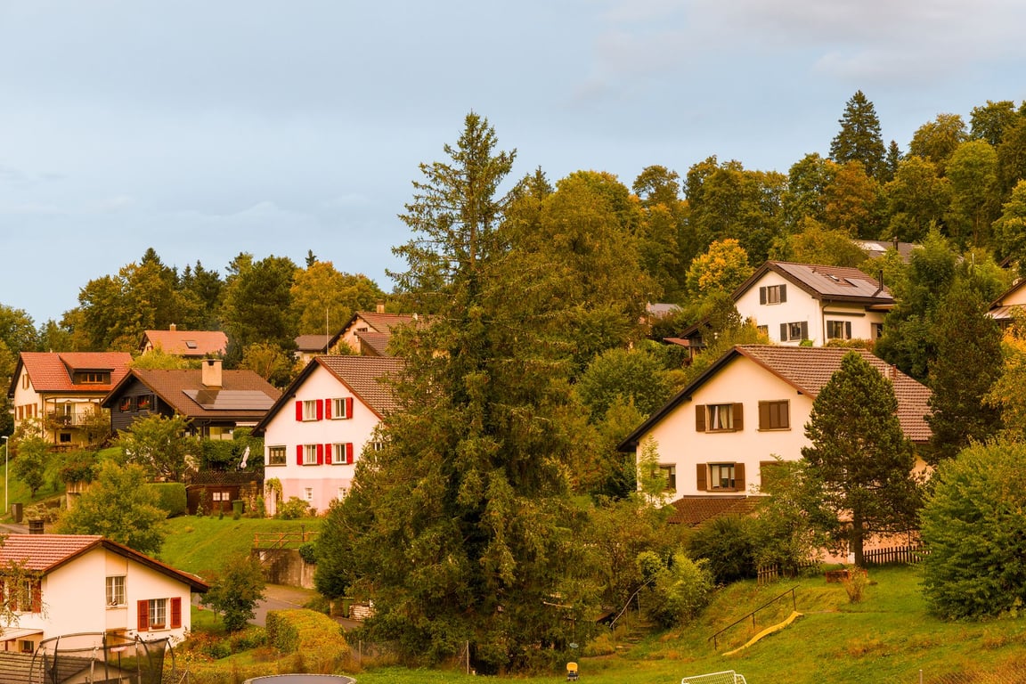 Assisted Living Homes Near Me: How to Compare Care, Cost, and Comfort
