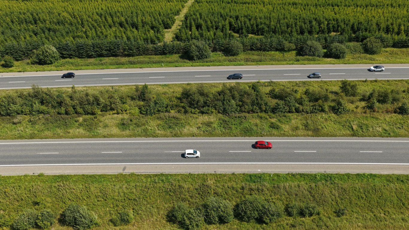 Range of EV Cars: What Real-World Driving Distance Means for Buyers