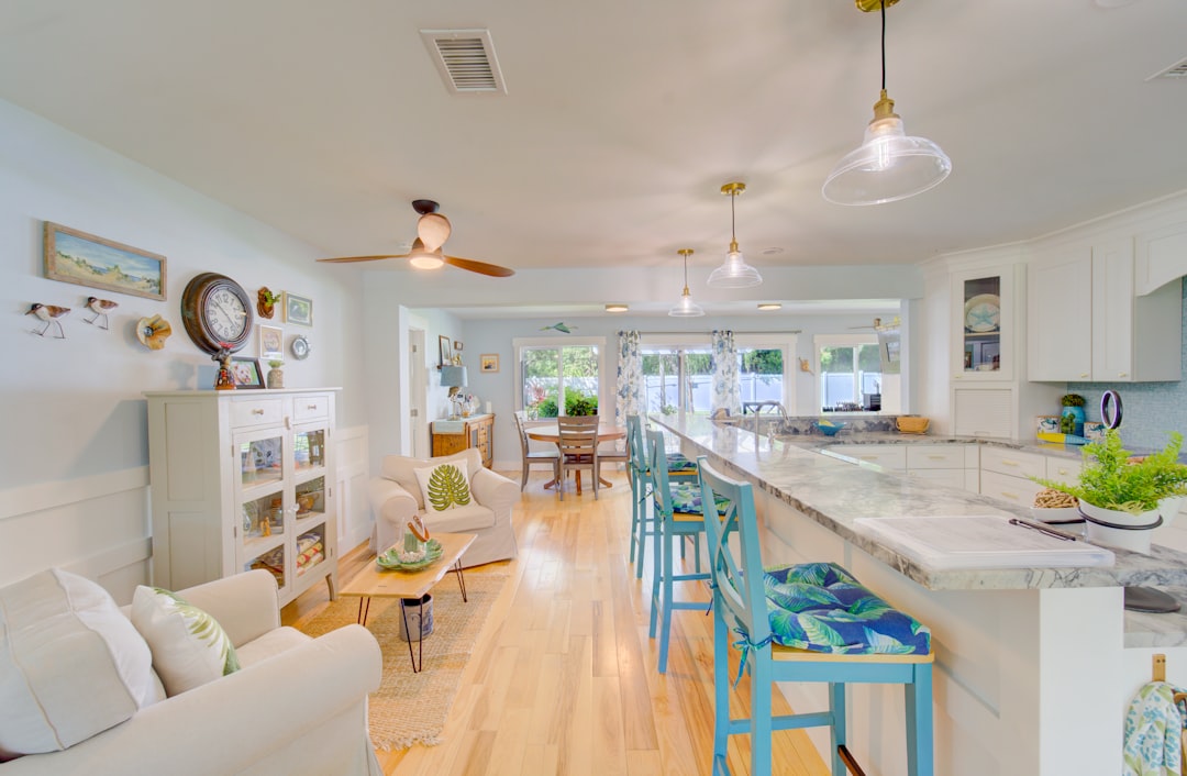Best Remodeling Contractors Near Me: How to Compare Bids, Credentials, and Fit