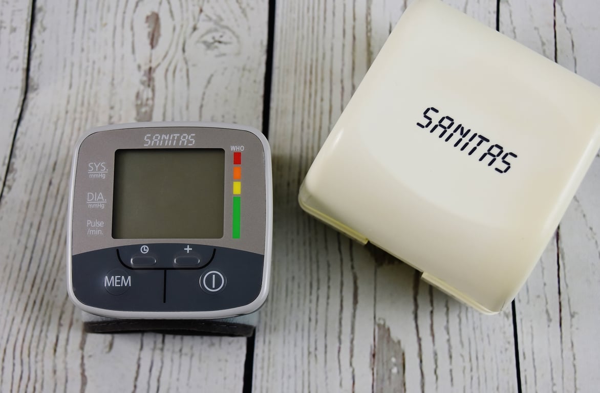 RV trailer tire pressure monitor