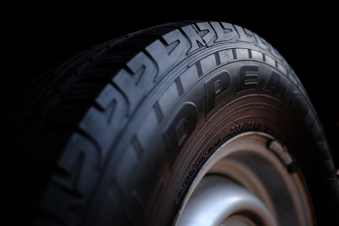 car tire sidewall 225/65R17