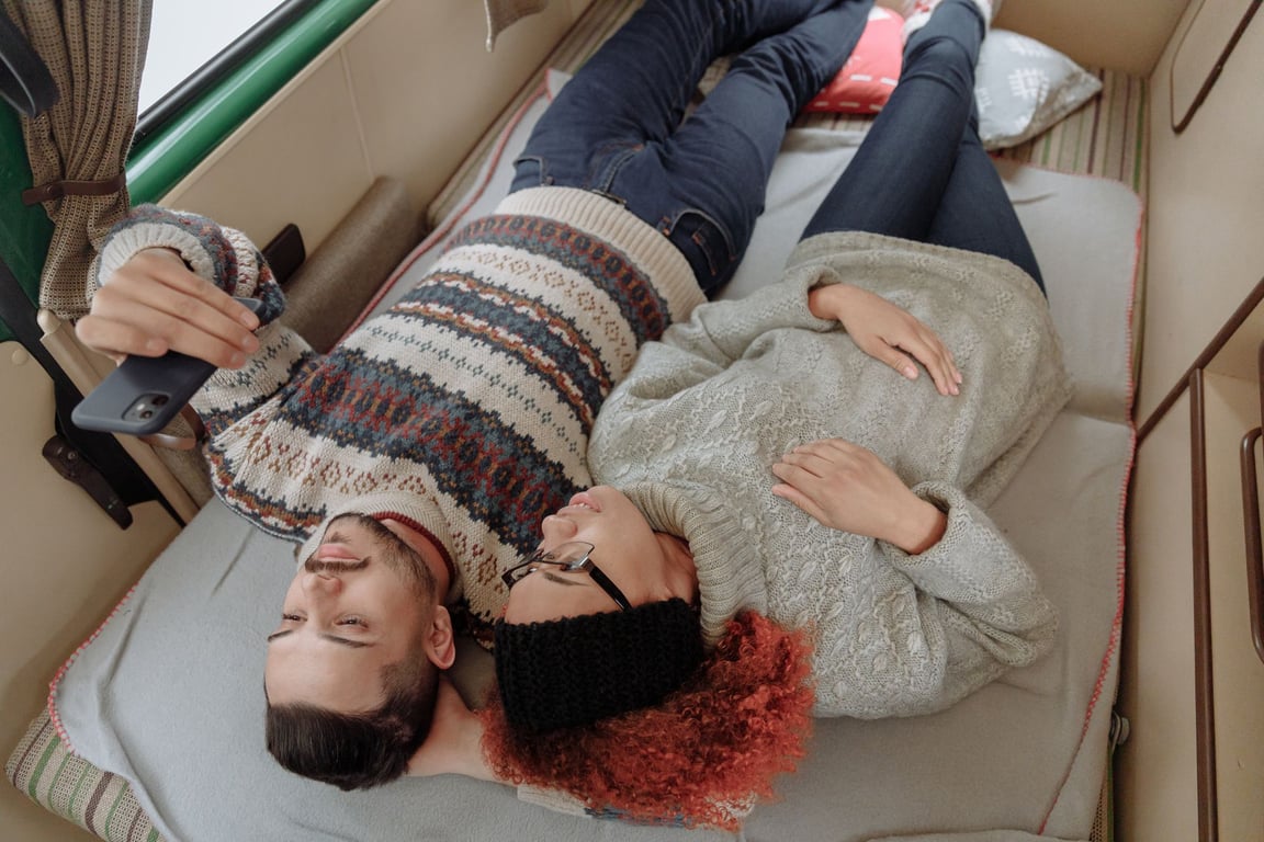 Ultra Lite Travel Trailers: How to Choose a Lightweight Camper Without Compromising Safety