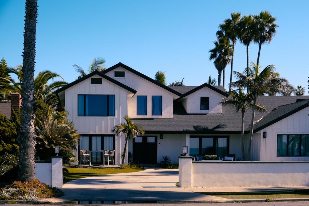 Solar Installation Cost: What U.S. Homeowners Should Compare Before Signing a Contract
