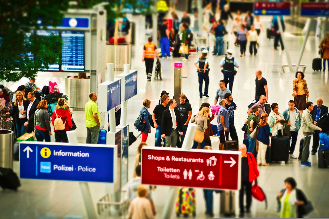 airport checked luggage