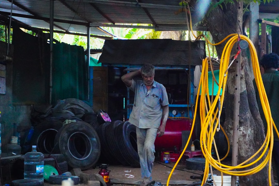 Truck Tires Near Me: How to Choose the Right Local Shop and Fitment