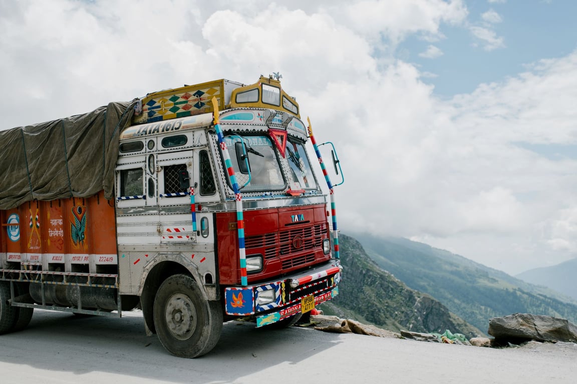 Cheapest Semi Truck Rental: How to Compare Rates Without Missing Key Costs
