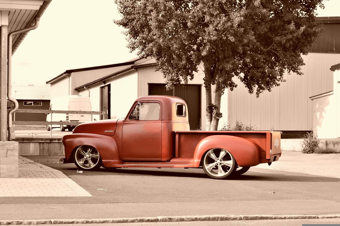 pickup truck towing boat trailer