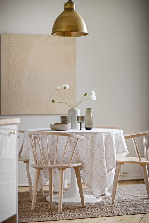 senior living dining room