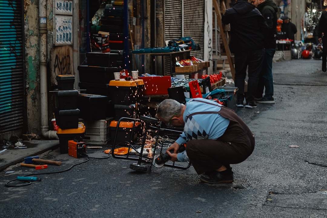 Flat Repair Near Me: How to Find a Shop That Repairs Tires Safely