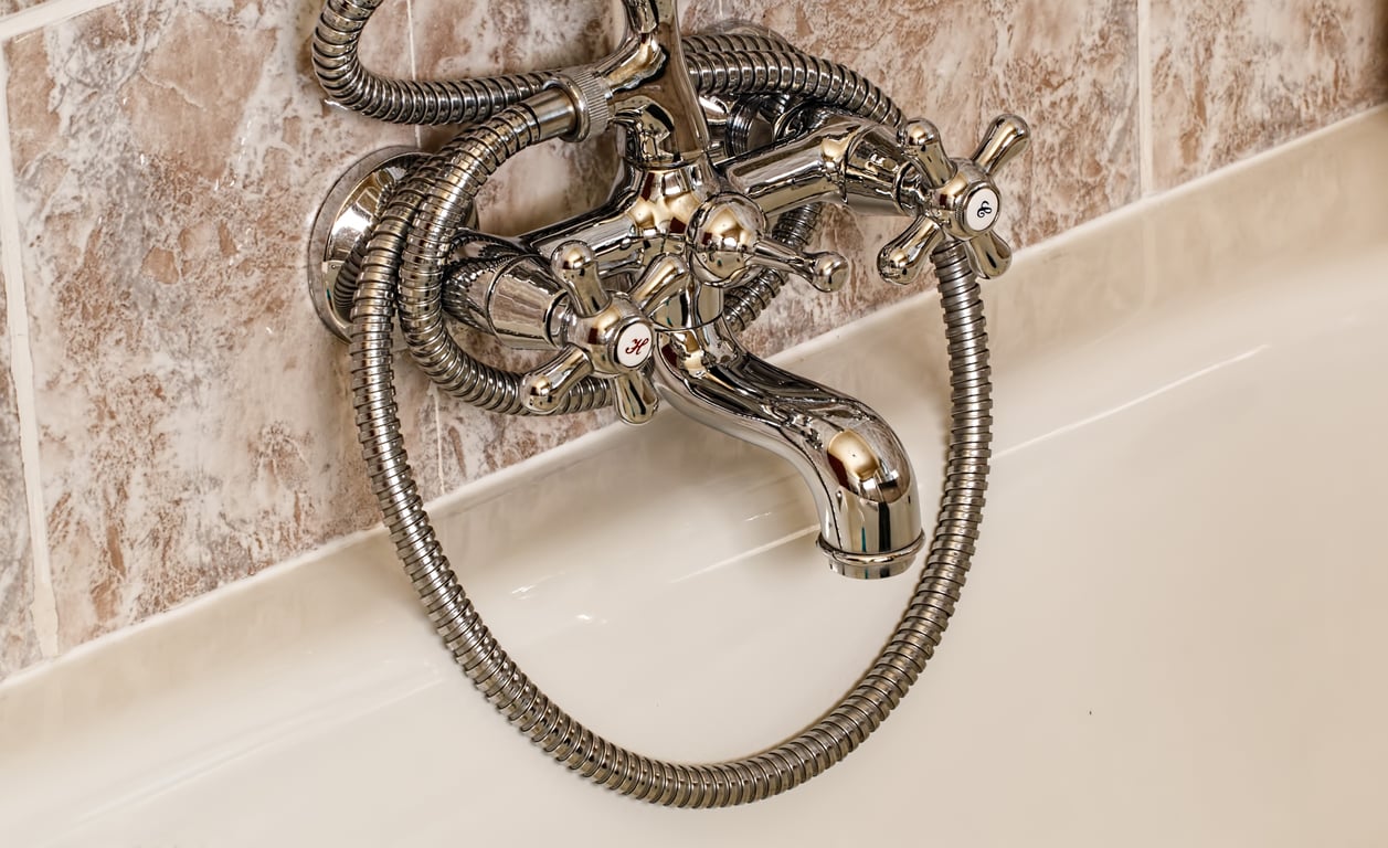 leaky bathtub faucet
