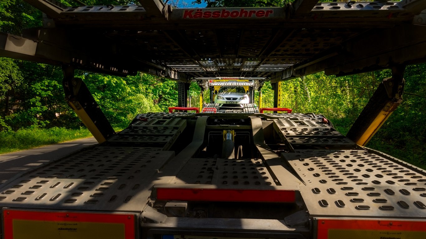 travel trailer towing pickup truck
