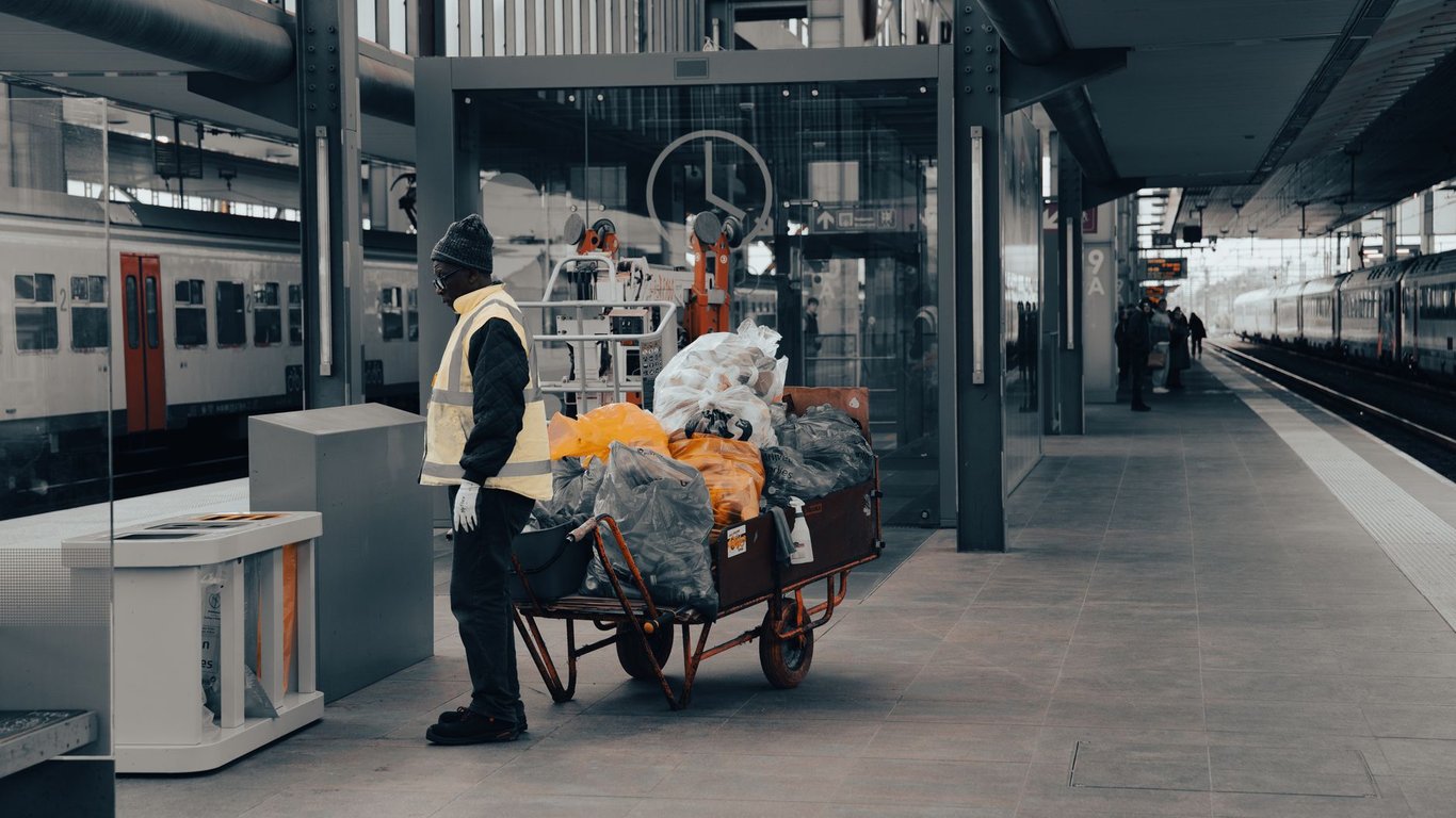 Corporate Cleaning Services: What Reliable Office Care Should Include
