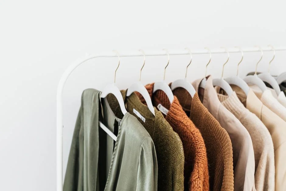 Image describing How to Build the Best Holiday Capsule Wardrobe 2026 Fast?