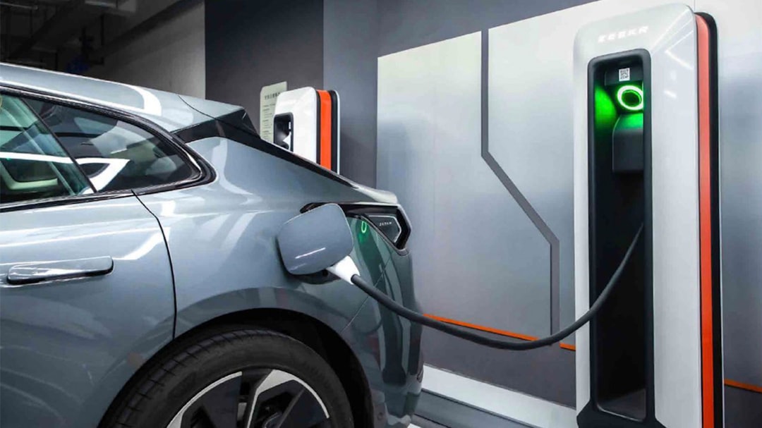 EV Battery Replacement Cost: What Drivers Should Budget For