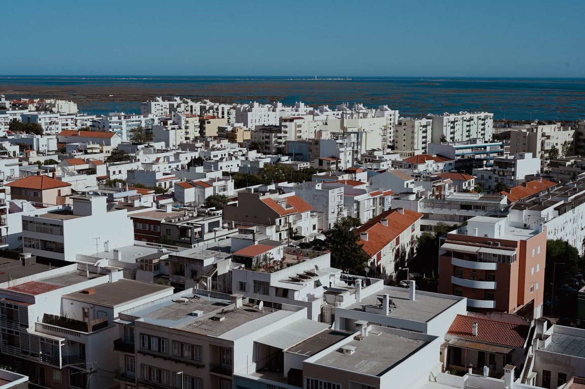 Flat Roofs: Materials, Maintenance, Repair and Replacement Essentials