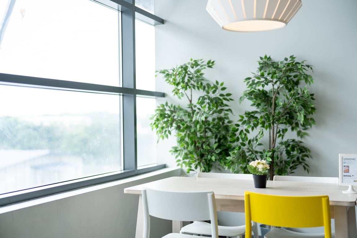 senior living community dining room