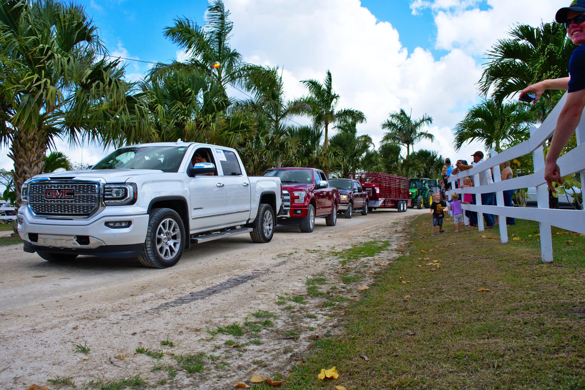pickup truck towing travel trailer