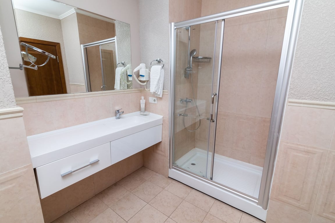 Shower Replacement Near Me: How to Choose the Right Local Contractor