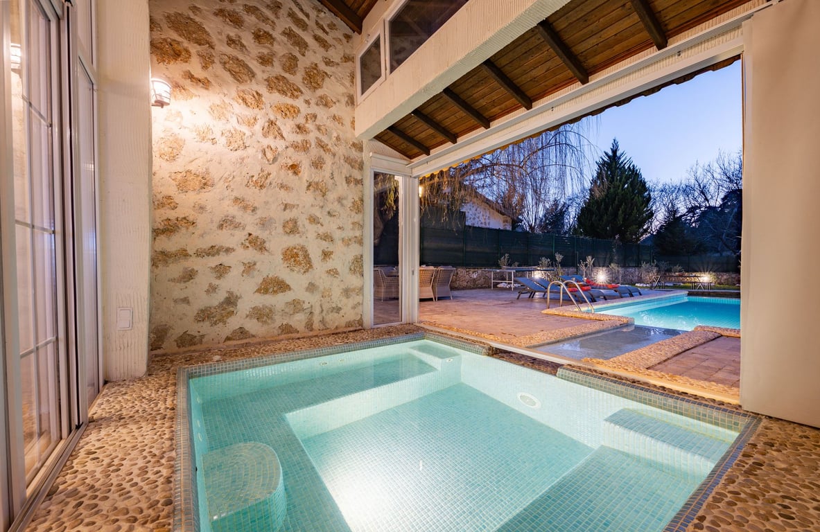 Pool Construction Companies Near Me: How to Compare Local Builders Before You Sign