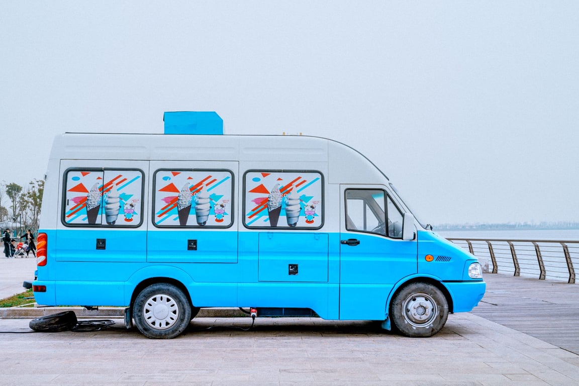 Universal Food Trailers: A Practical Buyer’s Guide for Mobile Food Businesses