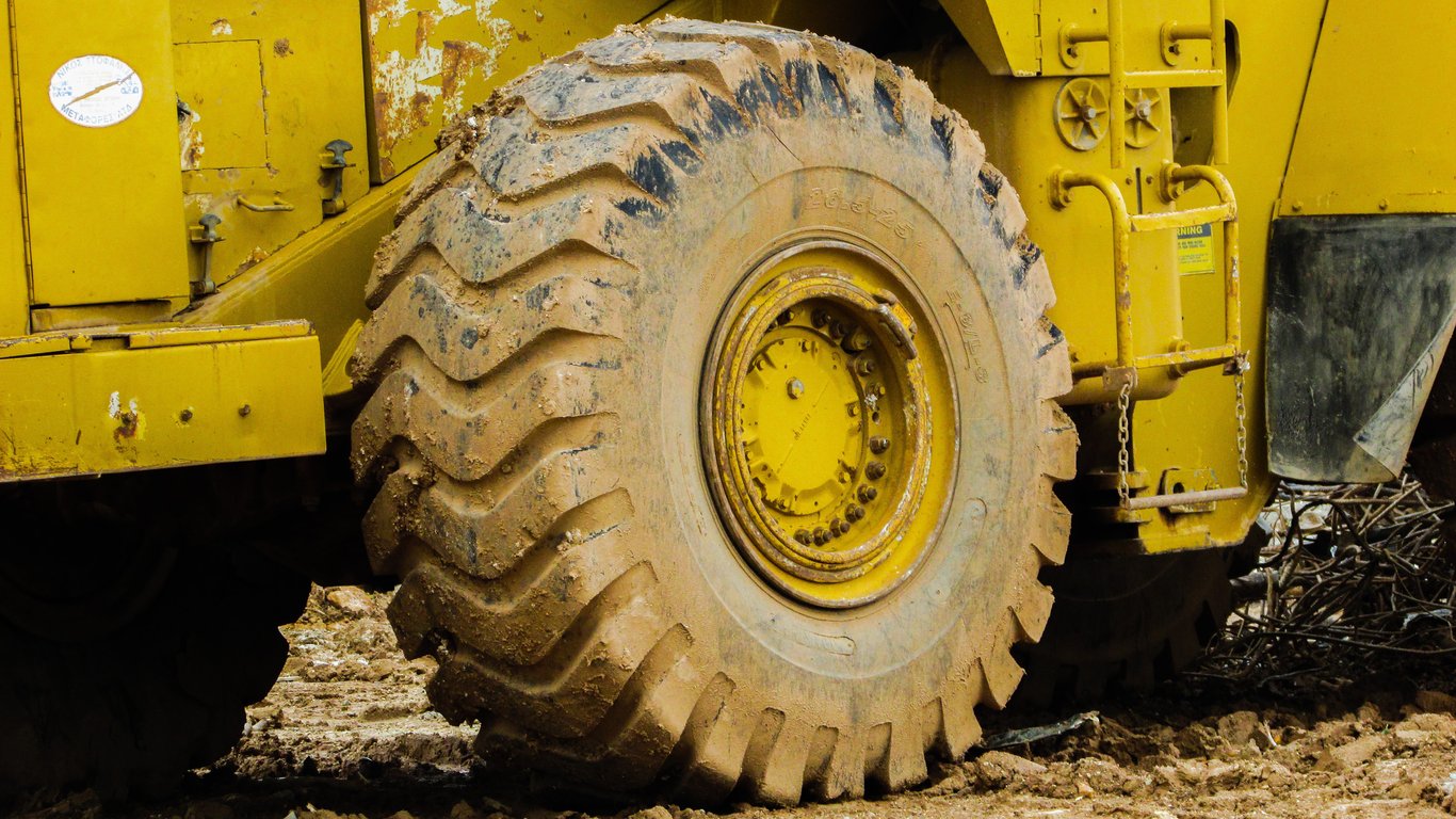 How to Get Tires That Actually Fit Your Vehicle and Driving Needs