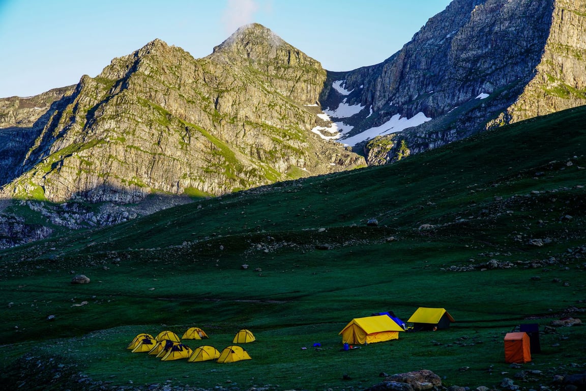 Camping Spots Near Me: How to Find the Right Site for Your Trip