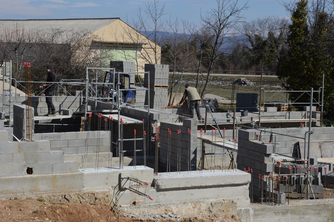 Home Foundation Repair Near Me: How to Find a Qualified Local Contractor