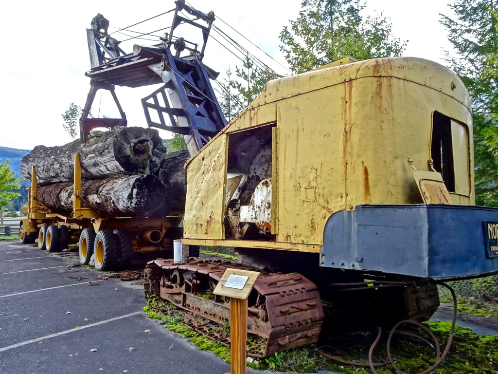 16-foot box truck loading