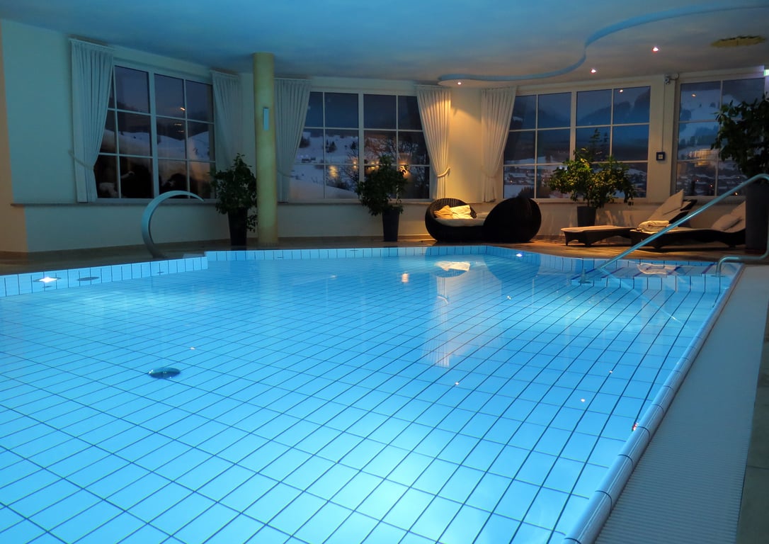 backyard swimming pool construction