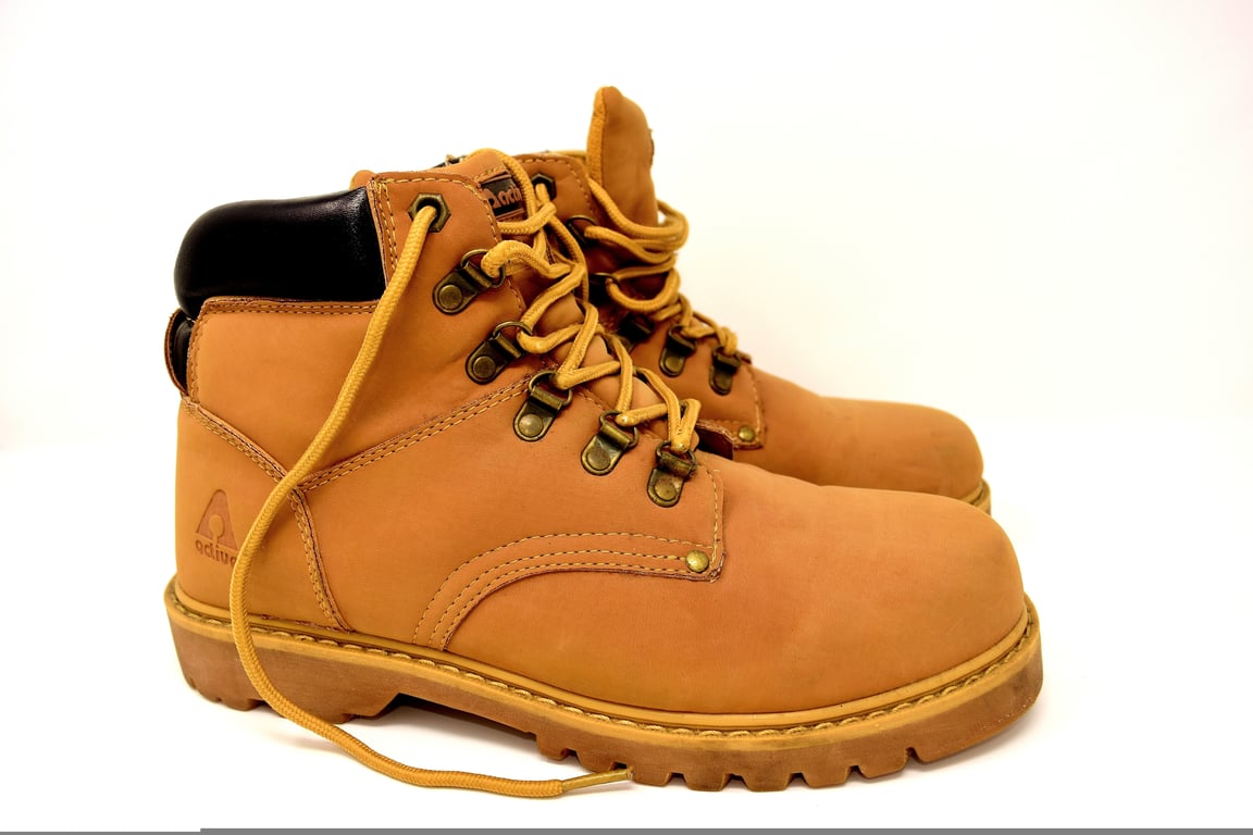 hiking boot fitting